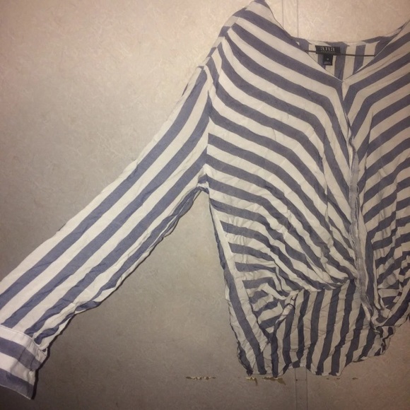 long sleeve blouse - Picture 2 of 2